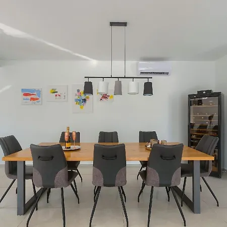 Holiday home Mit Privatpool Fuer 10 Personen Ca 300 Qm In Loborika, Istrien Suedkueste Von Istrien