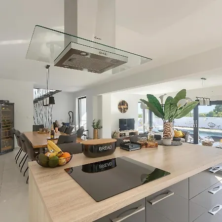Mit Privatpool Fuer 10 Personen Ca 300 Qm In Loborika, Istrien Suedkueste Von Istrien Holiday home
