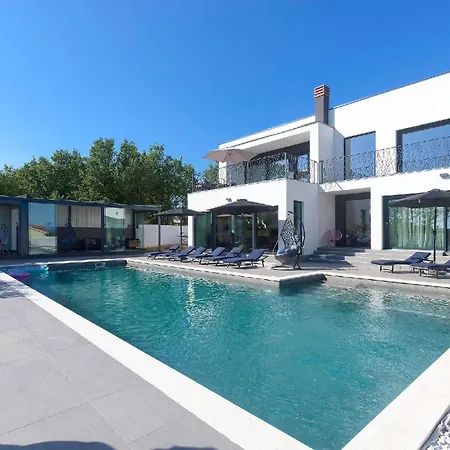 Holiday home Mit Privatpool Fuer 10 Personen Ca 300 Qm In Loborika, Istrien Suedkueste Von Istrien Loborika